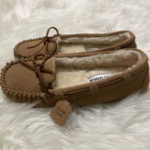 Minnetonka Slippers